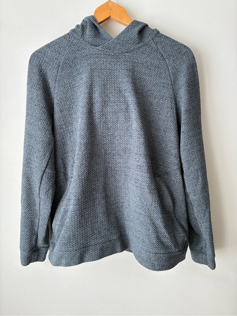 Lululemon Hoodie Men’s M Gray Textured Pullover Raglan Zipper Pocket
